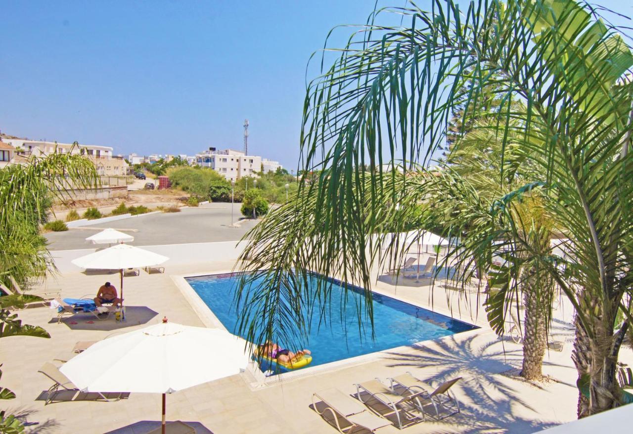Lucile - Coralli Beachfront Apartment Paralimni Ngoại thất bức ảnh