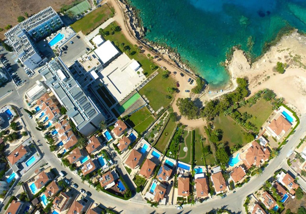 Lucile - Coralli Beachfront Apartment Paralimni Ngoại thất bức ảnh