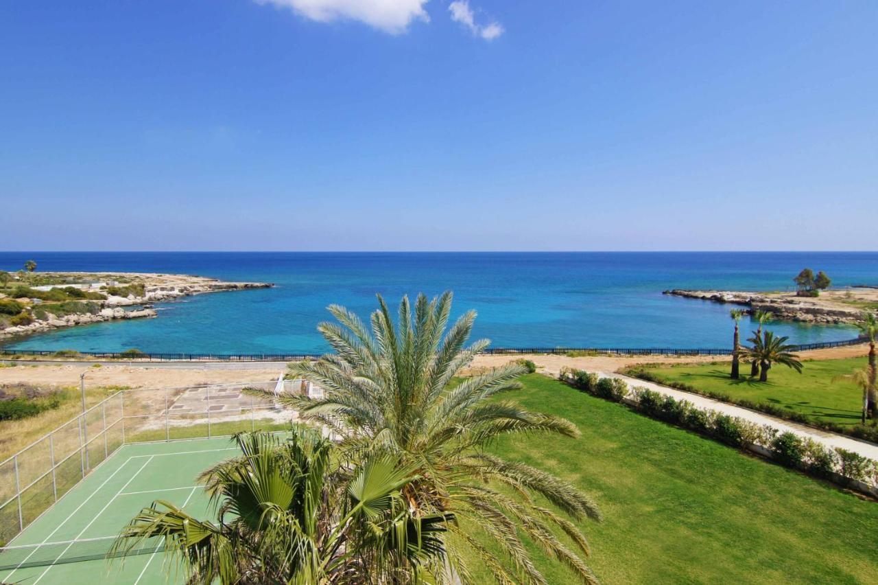 Lucile - Coralli Beachfront Apartment Paralimni Ngoại thất bức ảnh