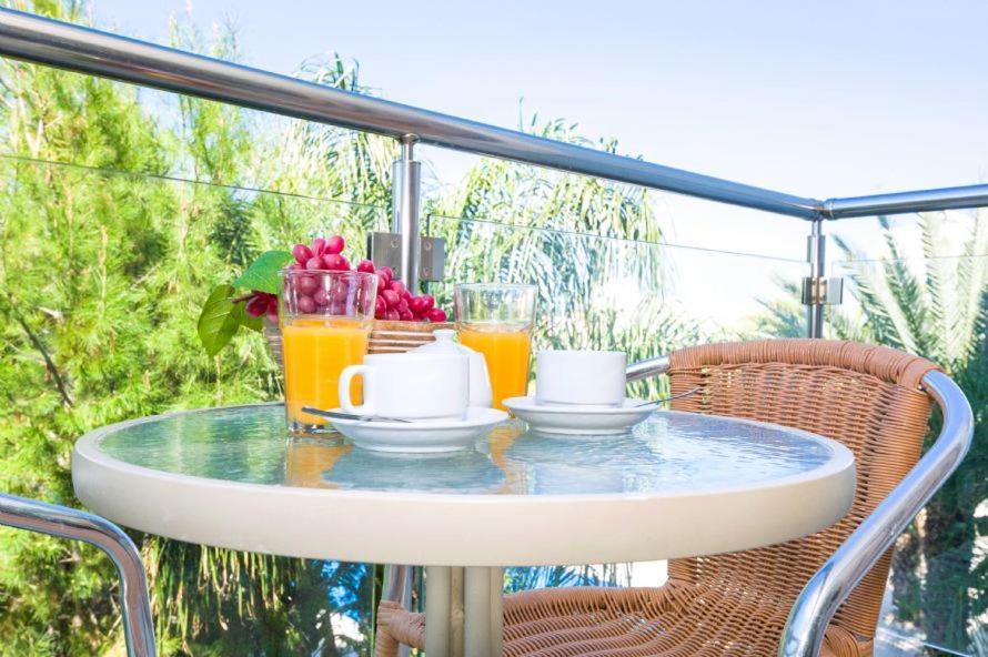 Lucile - Coralli Beachfront Apartment Paralimni Ngoại thất bức ảnh