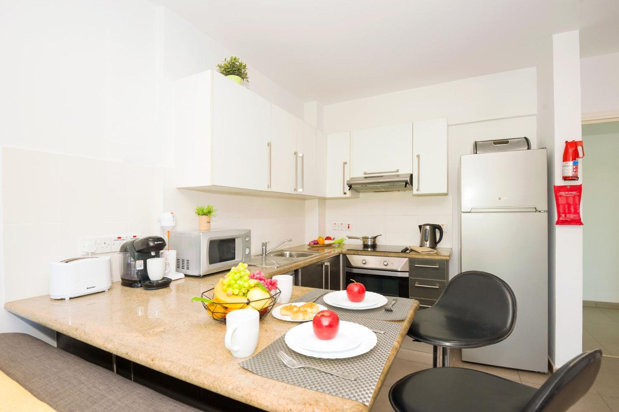 Lucile - Coralli Beachfront Apartment Paralimni Ngoại thất bức ảnh